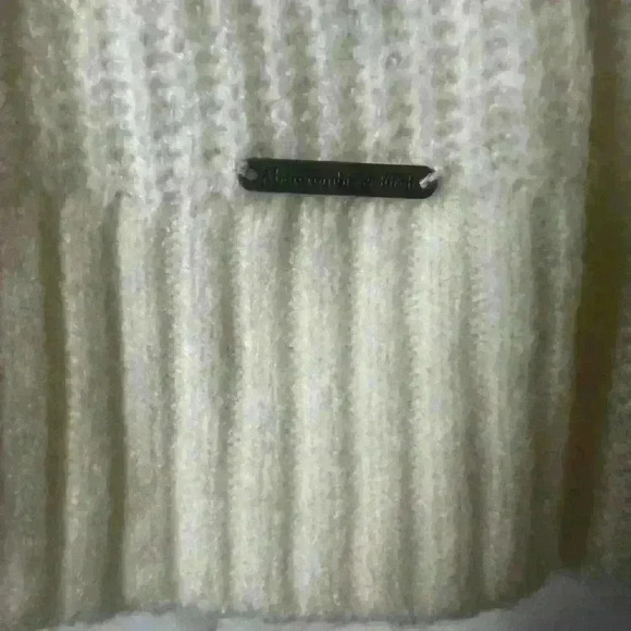 Abercrombie & Fitch Turtleneck Sweater - Picture 5 of 8
